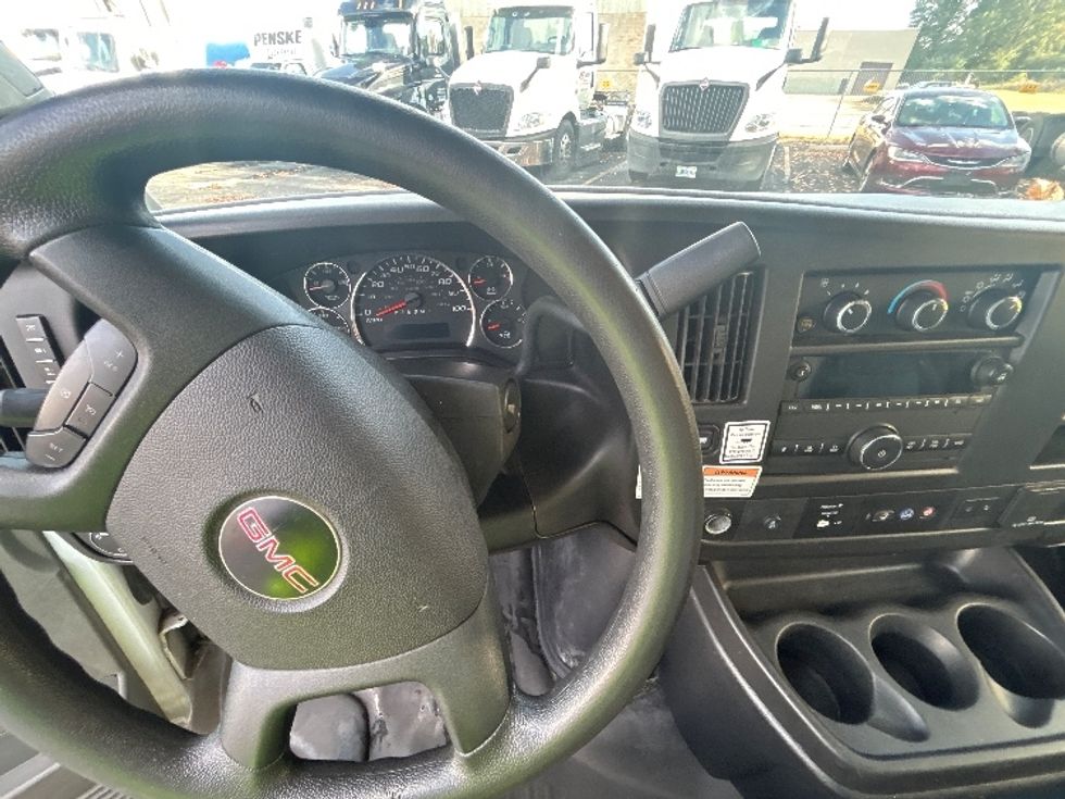 Light Duty Box Truck-Light and Medium Duty Trucks-GMC-2021-Savana G33903-Middlefield-OH-102,203\n\t\tmiles-$ 27,500 - Image 15