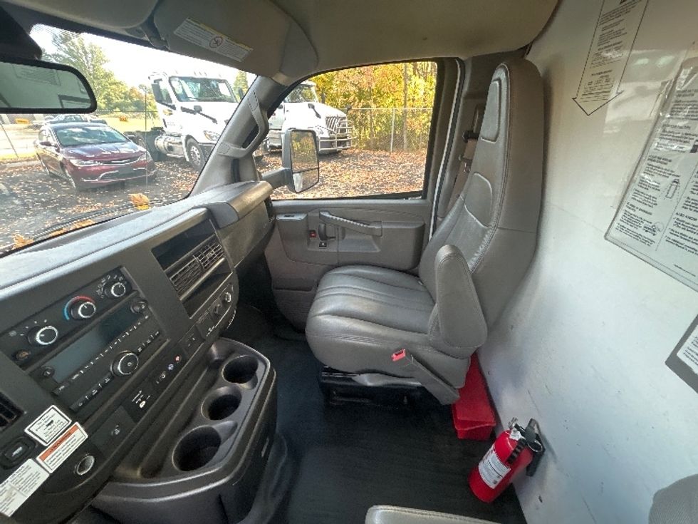 Light Duty Box Truck-Light and Medium Duty Trucks-GMC-2021-Savana G33903-Middlefield-OH-102,203\n\t\tmiles-$ 27,500 - Image 16