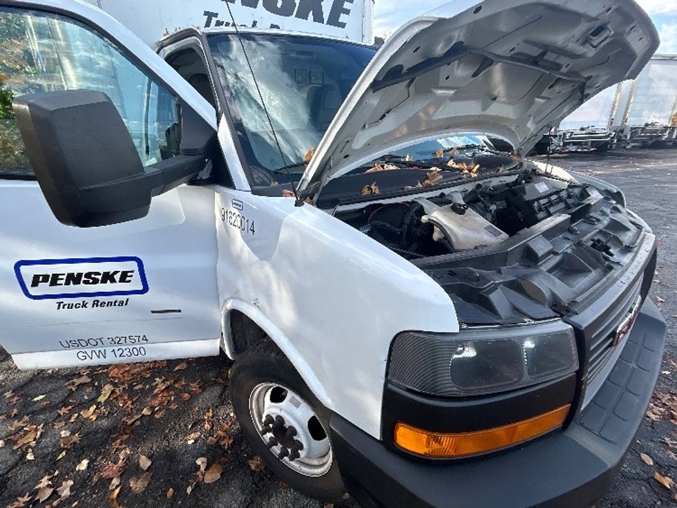 Light Duty Box Truck-Light and Medium Duty Trucks-GMC-2021-Savana G33903-Middlefield-OH-102,203\n\t\tmiles-$ 27,500 - Image 20
