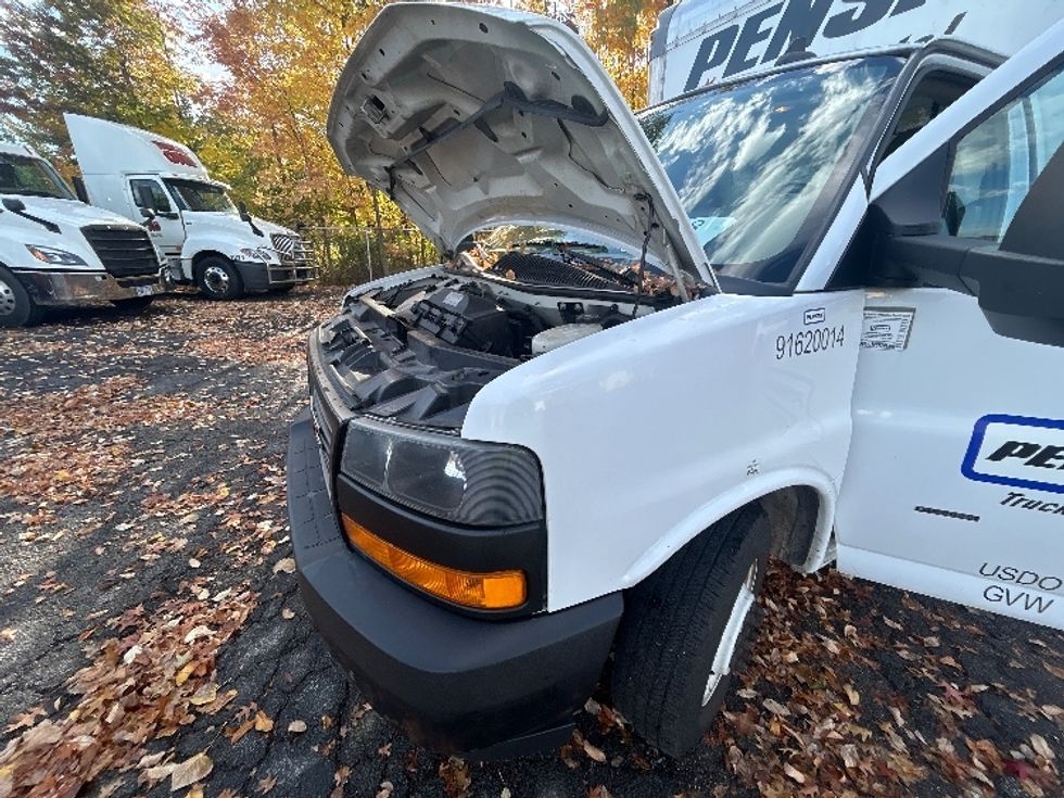 Light Duty Box Truck-Light and Medium Duty Trucks-GMC-2021-Savana G33903-Middlefield-OH-102,203\n\t\tmiles-$ 27,500 - Image 21