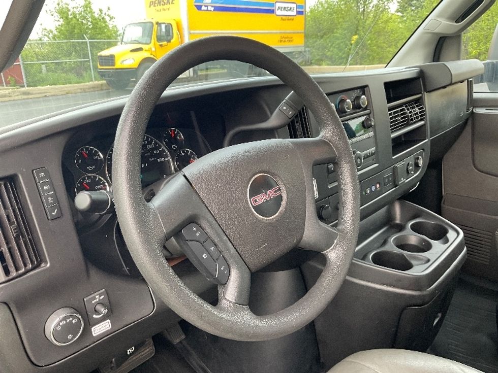 Light Duty Box Truck-Light and Medium Duty Trucks-GMC-2021-Savana G33903-Middlefield-OH-102,821\n\t\tmiles-$ 28,750 - Image 16