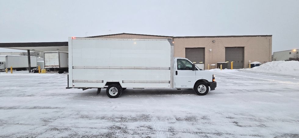 Light Duty Box Truck-Light and Medium Duty Trucks-GMC-2021-Savana G33903-Middlefield-OH-104,200\n\t\tmiles-$ 29,500 - Image 15