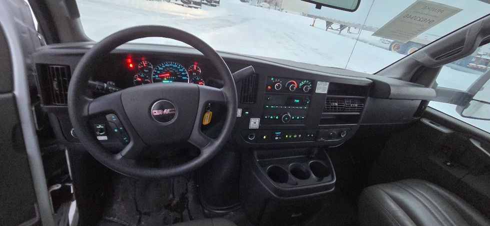 Light Duty Box Truck-Light and Medium Duty Trucks-GMC-2021-Savana G33903-Middlefield-OH-104,200\n\t\tmiles-$ 29,500 - Image 17