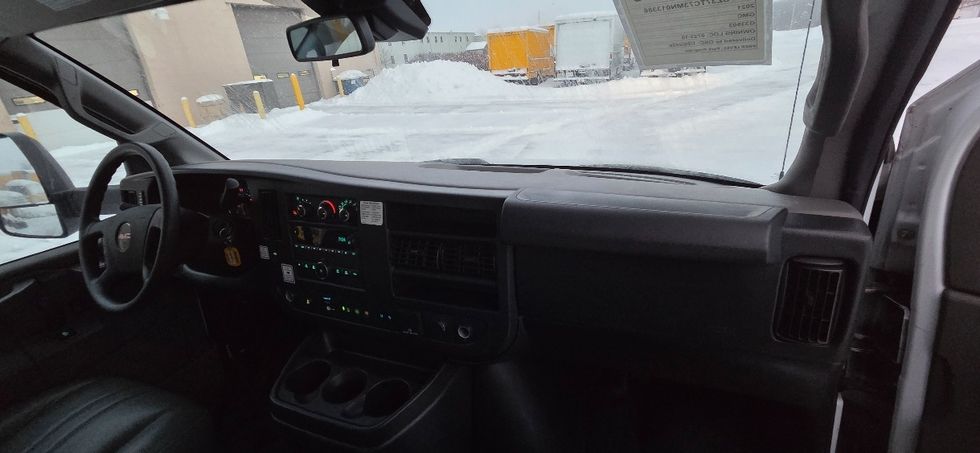 Light Duty Box Truck-Light and Medium Duty Trucks-GMC-2021-Savana G33903-Middlefield-OH-104,200\n\t\tmiles-$ 29,500 - Image 20