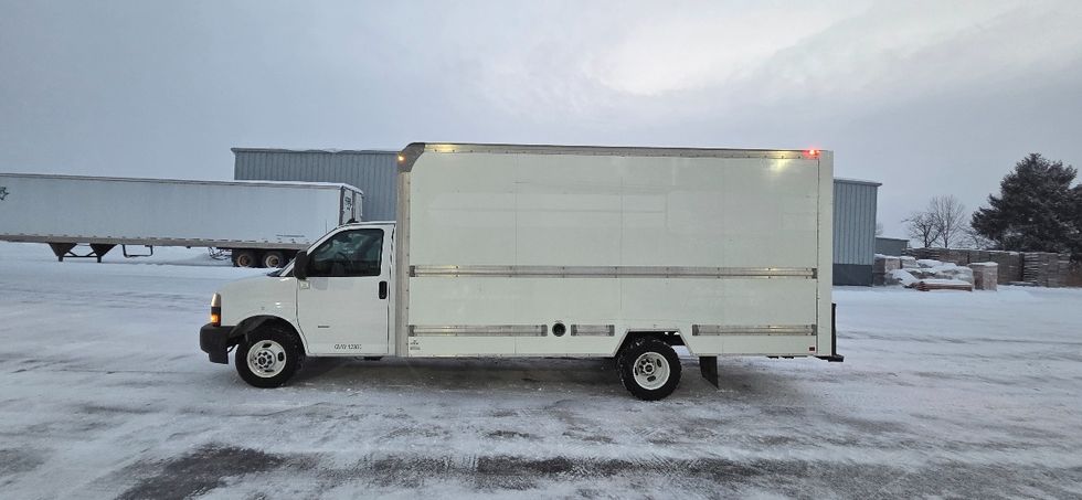 Light Duty Box Truck-Light and Medium Duty Trucks-GMC-2021-Savana G33903-Middlefield-OH-104,200\n\t\tmiles-$ 29,500 - Image 4