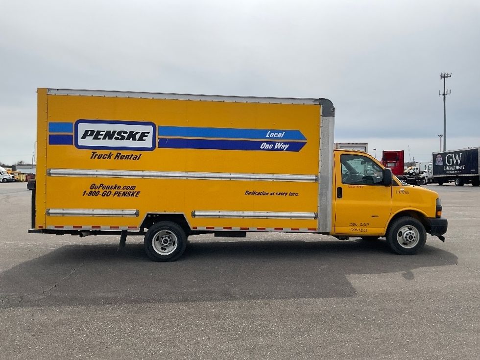 Light Duty Box Truck-Light and Medium Duty Trucks-GMC-2021-Savana G33903-Middlefield-OH-104,585\n\t\tmiles-$ 25,750 - Image 15