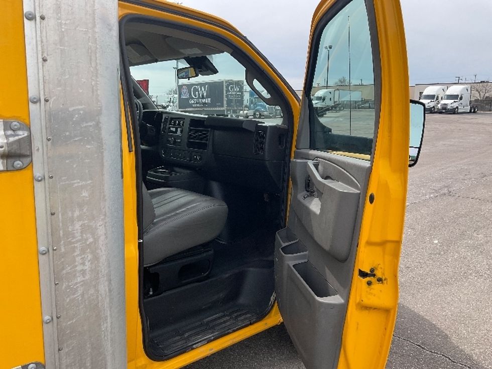 Light Duty Box Truck-Light and Medium Duty Trucks-GMC-2021-Savana G33903-Middlefield-OH-104,585\n\t\tmiles-$ 25,750 - Image 20