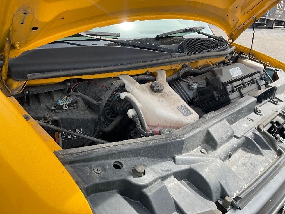 Light Duty Box Truck-Light and Medium Duty Trucks-GMC-2021-Savana G33903-Middlefield-OH-104,585\n\t\tmiles-$ 25,750 - Image 23