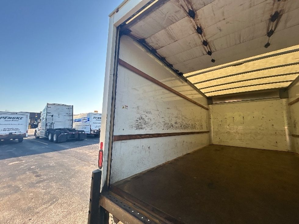 Light Duty Box Truck-Light and Medium Duty Trucks-GMC-2021-Savana G33903-Middlefield-OH-106,511\n\t\tmiles-$ 28,250 - Image 10