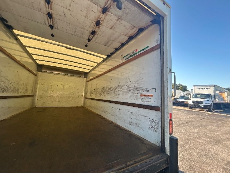 Light Duty Box Truck-Light and Medium Duty Trucks-GMC-2021-Savana G33903-Middlefield-OH-106,511\n\t\tmiles-$ 28,250 - Image 11
