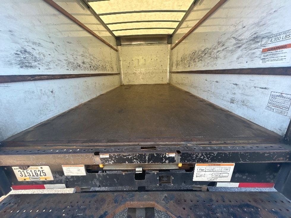 Light Duty Box Truck-Light and Medium Duty Trucks-GMC-2021-Savana G33903-Middlefield-OH-106,511\n\t\tmiles-$ 28,250 - Image 9