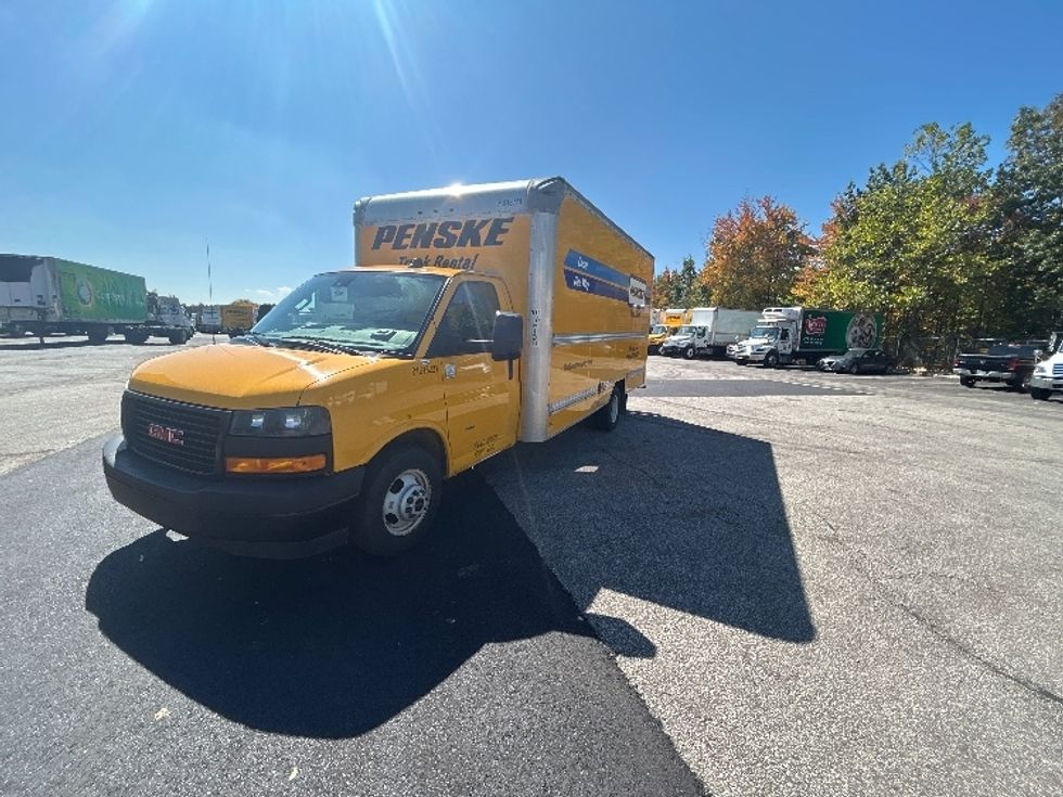 Light Duty Box Truck-Light and Medium Duty Trucks-GMC-2021-Savana G33903-Middlefield-OH-109,317\n\t\tmiles-$ 25,250 - Image 1