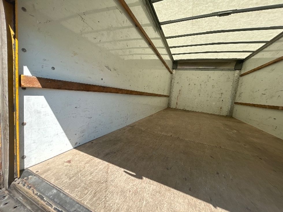 Light Duty Box Truck-Light and Medium Duty Trucks-GMC-2021-Savana G33903-Middlefield-OH-109,317\n\t\tmiles-$ 25,250 - Image 10