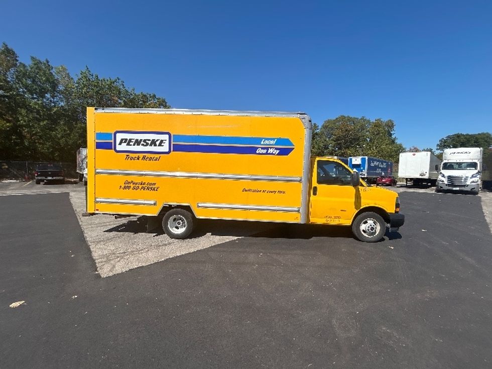 Light Duty Box Truck-Light and Medium Duty Trucks-GMC-2021-Savana G33903-Middlefield-OH-109,317\n\t\tmiles-$ 25,250 - Image 14