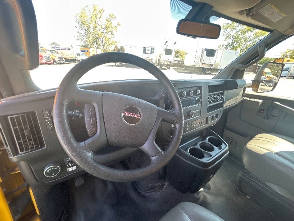 Light Duty Box Truck-Light and Medium Duty Trucks-GMC-2021-Savana G33903-Middlefield-OH-109,317\n\t\tmiles-$ 25,250 - Image 16