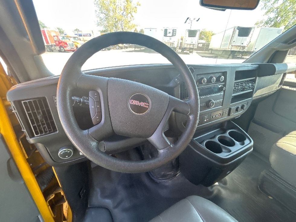 Light Duty Box Truck-Light and Medium Duty Trucks-GMC-2021-Savana G33903-Middlefield-OH-109,317\n\t\tmiles-$ 25,250 - Image 17
