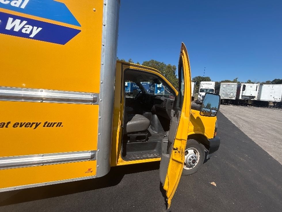 Light Duty Box Truck-Light and Medium Duty Trucks-GMC-2021-Savana G33903-Middlefield-OH-109,317\n\t\tmiles-$ 25,250 - Image 19
