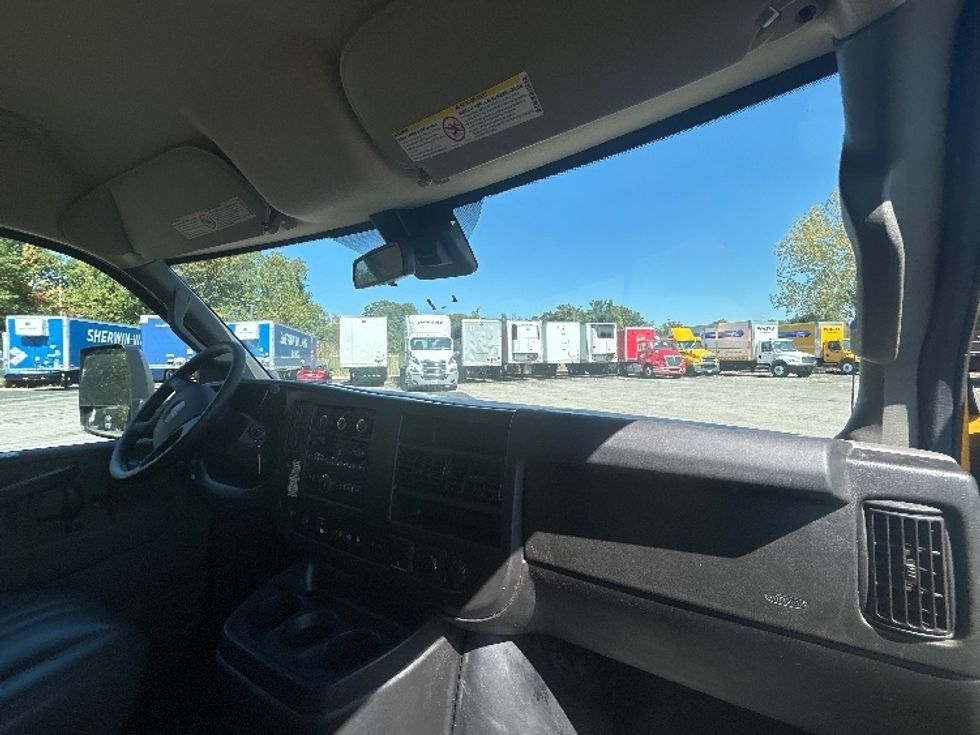 Light Duty Box Truck-Light and Medium Duty Trucks-GMC-2021-Savana G33903-Middlefield-OH-109,317\n\t\tmiles-$ 25,250 - Image 20