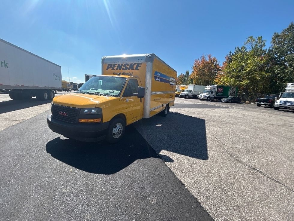 Light Duty Box Truck-Light and Medium Duty Trucks-GMC-2021-Savana G33903-Middlefield-OH-109,317\n\t\tmiles-$ 25,250 - Image 3