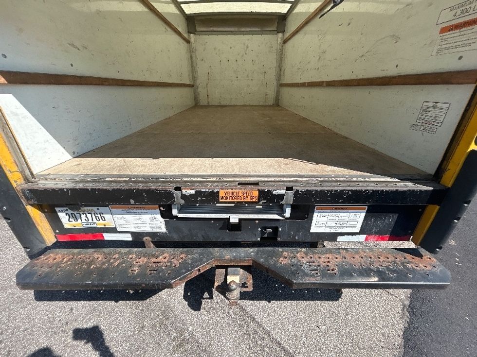 Light Duty Box Truck-Light and Medium Duty Trucks-GMC-2021-Savana G33903-Middlefield-OH-109,317\n\t\tmiles-$ 25,250 - Image 9