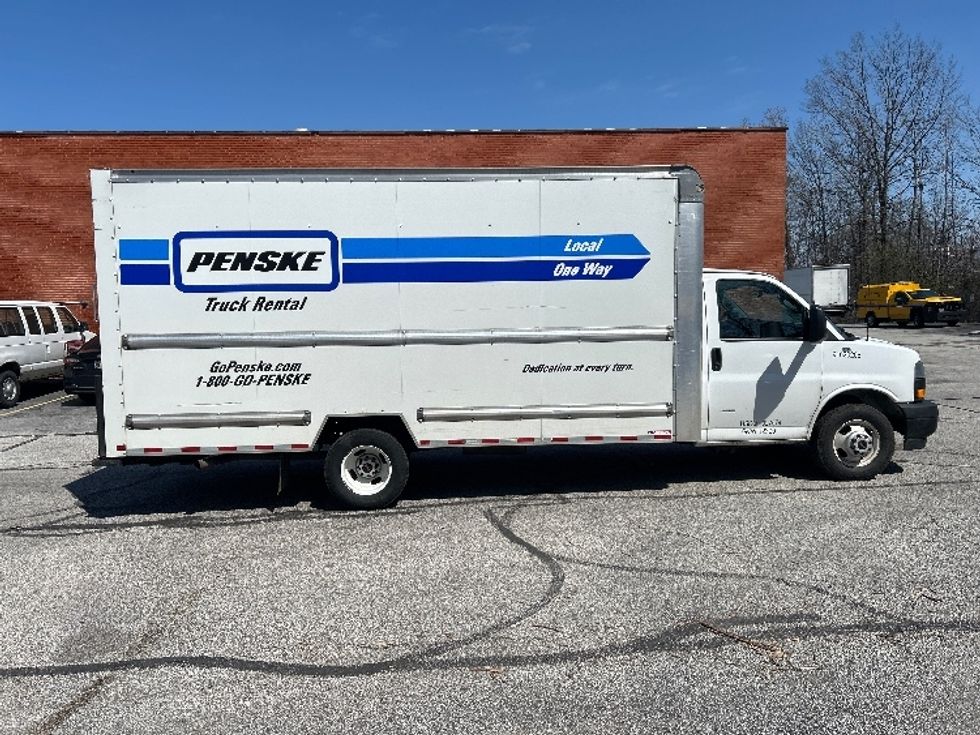 Light Duty Box Truck-Light and Medium Duty Trucks-GMC-2021-Savana G33903-Middlefield-OH-110,303\n\t\tmiles-$ 27,500 - Image 12