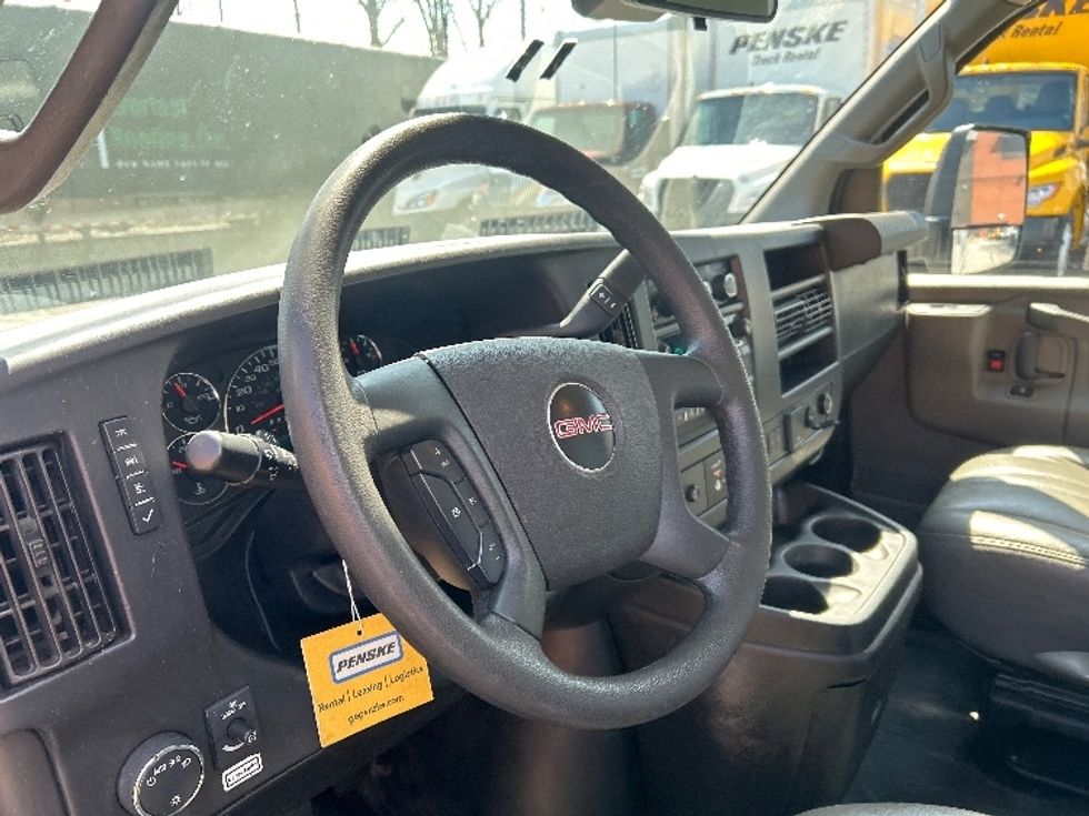 Light Duty Box Truck-Light and Medium Duty Trucks-GMC-2021-Savana G33903-Middlefield-OH-110,303\n\t\tmiles-$ 27,500 - Image 14