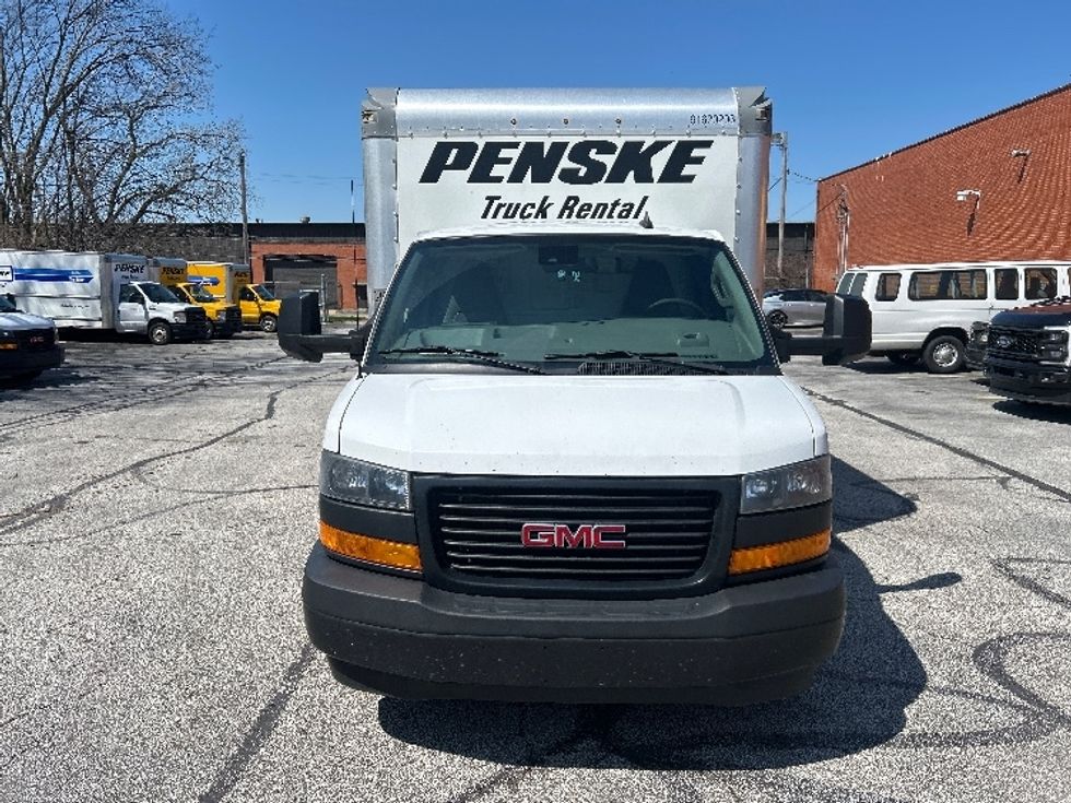 Light Duty Box Truck-Light and Medium Duty Trucks-GMC-2021-Savana G33903-Middlefield-OH-110,303\n\t\tmiles-$ 27,500 - Image 2
