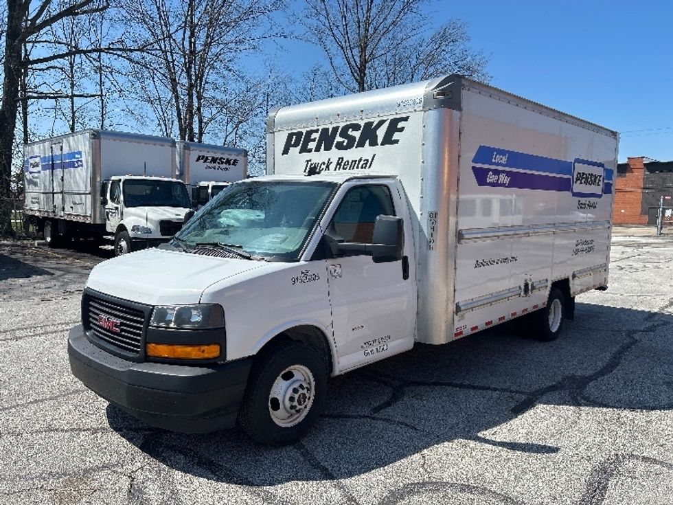 Light Duty Box Truck-Light and Medium Duty Trucks-GMC-2021-Savana G33903-Middlefield-OH-110,303\n\t\tmiles-$ 27,500 - Image 3
