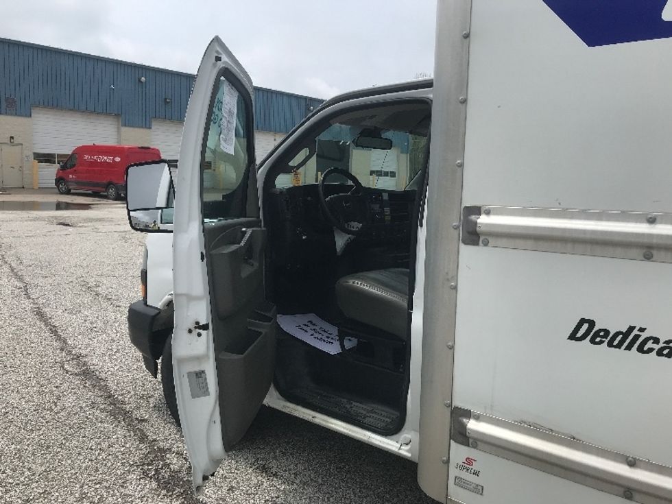 Light Duty Box Truck-Light and Medium Duty Trucks-GMC-2021-Savana G33903-Middlefield-OH-110,508\n\t\tmiles-$ 26,000 - Image 16