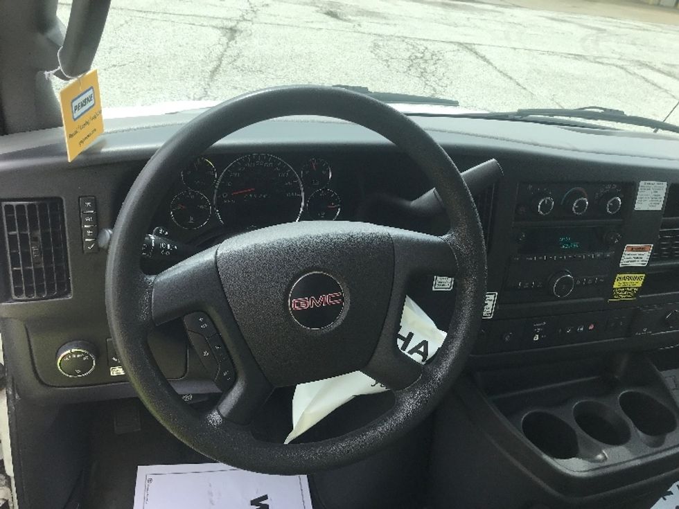 Light Duty Box Truck-Light and Medium Duty Trucks-GMC-2021-Savana G33903-Middlefield-OH-110,508\n\t\tmiles-$ 26,000 - Image 17