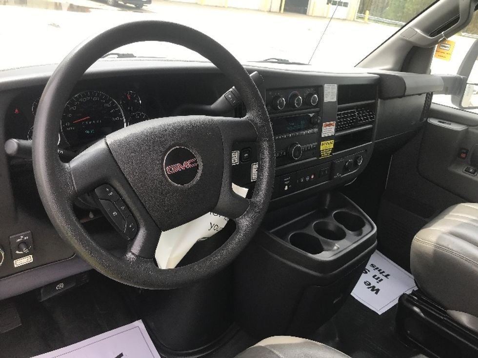 Light Duty Box Truck-Light and Medium Duty Trucks-GMC-2021-Savana G33903-Middlefield-OH-110,508\n\t\tmiles-$ 26,000 - Image 18