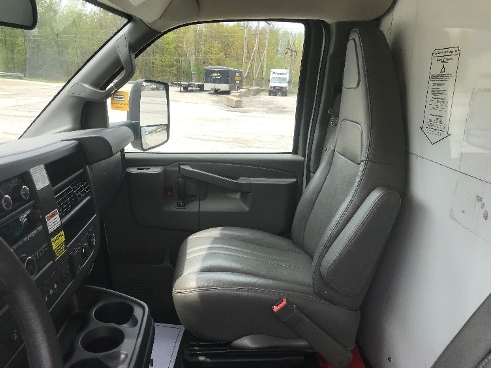 Light Duty Box Truck-Light and Medium Duty Trucks-GMC-2021-Savana G33903-Middlefield-OH-110,508\n\t\tmiles-$ 26,000 - Image 19