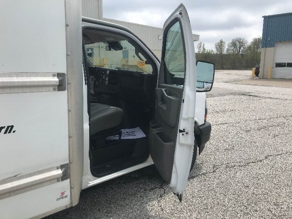 Light Duty Box Truck-Light and Medium Duty Trucks-GMC-2021-Savana G33903-Middlefield-OH-110,508\n\t\tmiles-$ 26,000 - Image 20