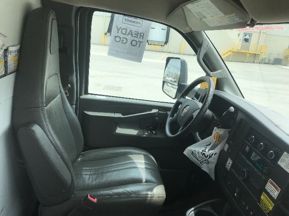 Light Duty Box Truck-Light and Medium Duty Trucks-GMC-2021-Savana G33903-Middlefield-OH-110,508\n\t\tmiles-$ 26,000 - Image 22