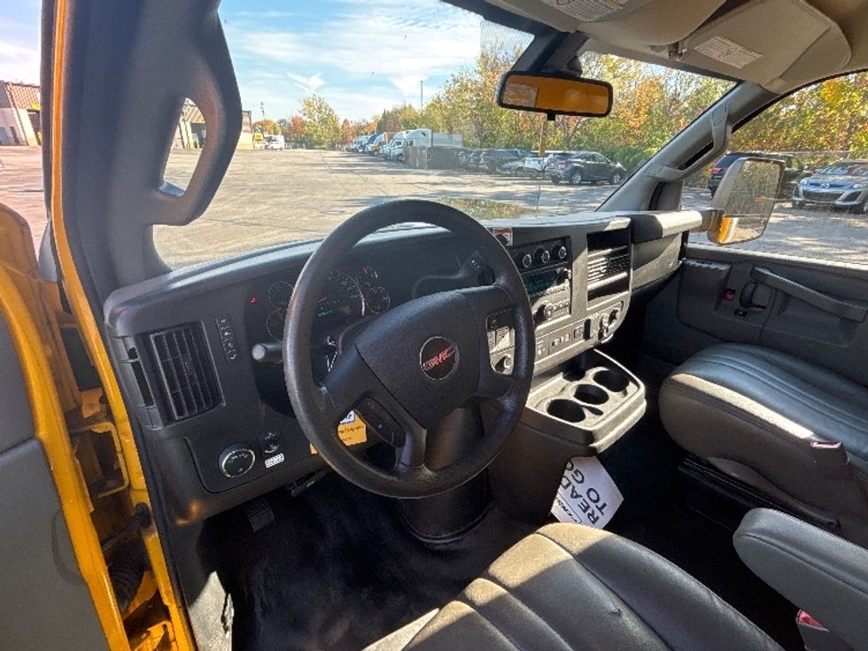 Light Duty Box Truck-Light and Medium Duty Trucks-GMC-2021-Savana G33903-Middlefield-OH-84,003\n\t\tmiles-$ 26,500 - Image 16