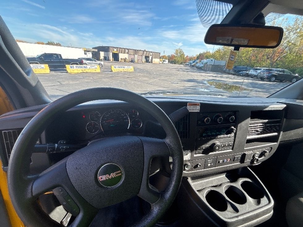 Light Duty Box Truck-Light and Medium Duty Trucks-GMC-2021-Savana G33903-Middlefield-OH-84,003\n\t\tmiles-$ 26,500 - Image 17