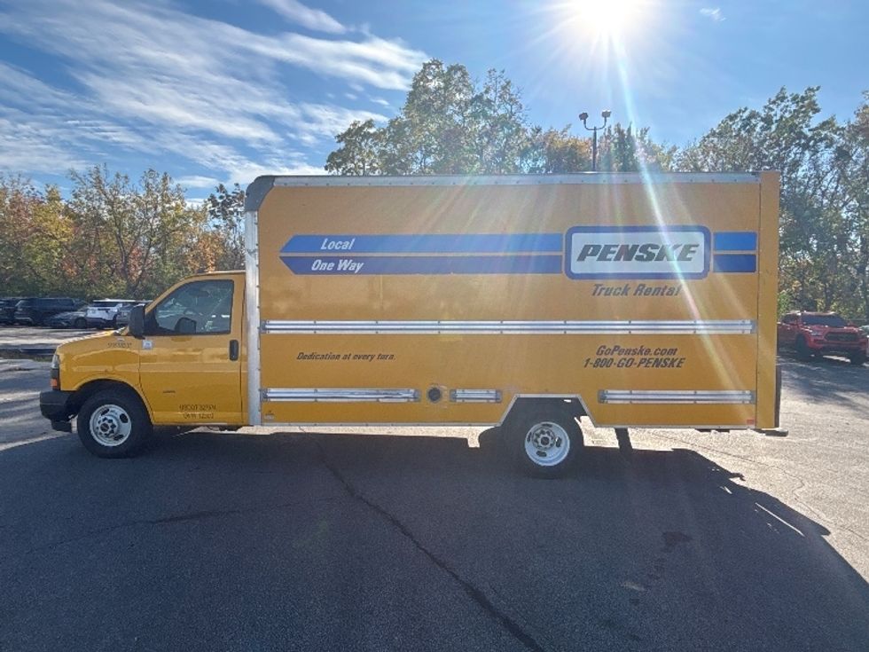 Light Duty Box Truck-Light and Medium Duty Trucks-GMC-2021-Savana G33903-Middlefield-OH-84,003\n\t\tmiles-$ 26,500 - Image 4