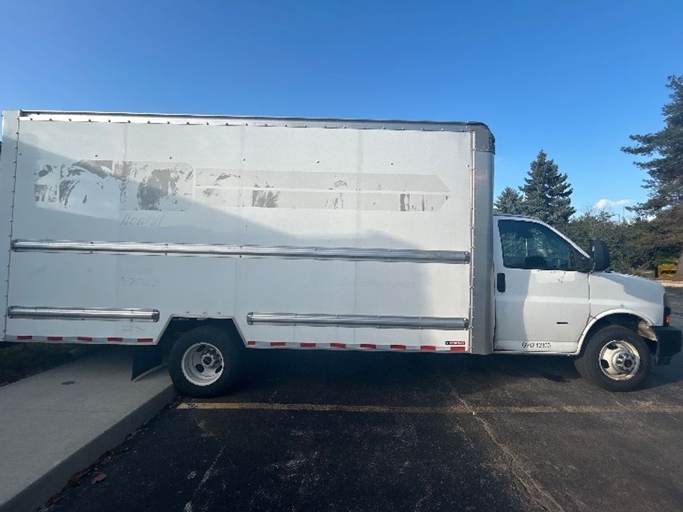 Light Duty Box Truck-Light and Medium Duty Trucks-GMC-2021-Savana G33903-Middlefield-OH-86,057\n\t\tmiles-$ 30,750 - Image 15