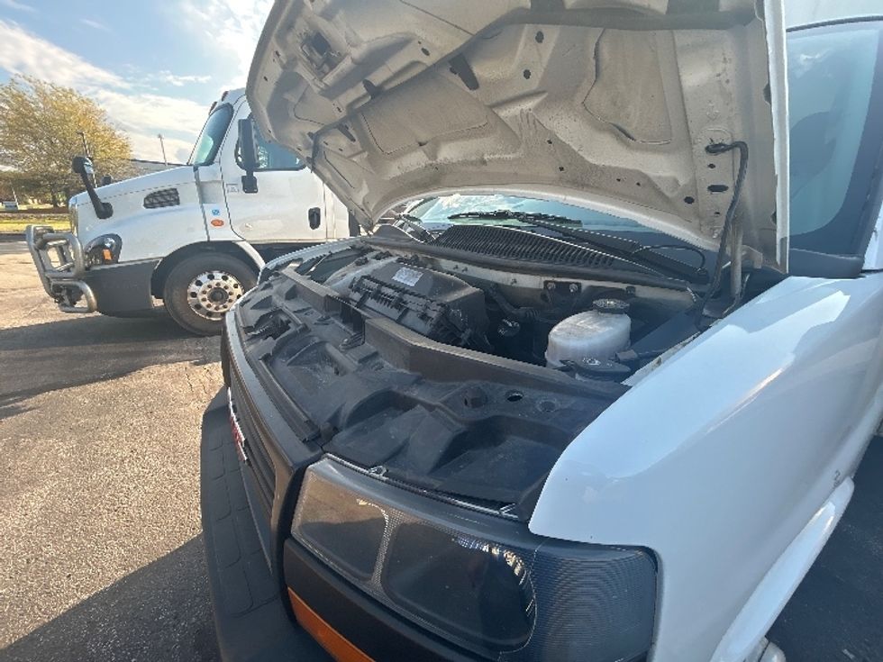 Light Duty Box Truck-Light and Medium Duty Trucks-GMC-2021-Savana G33903-Middlefield-OH-86,057\n\t\tmiles-$ 30,750 - Image 24