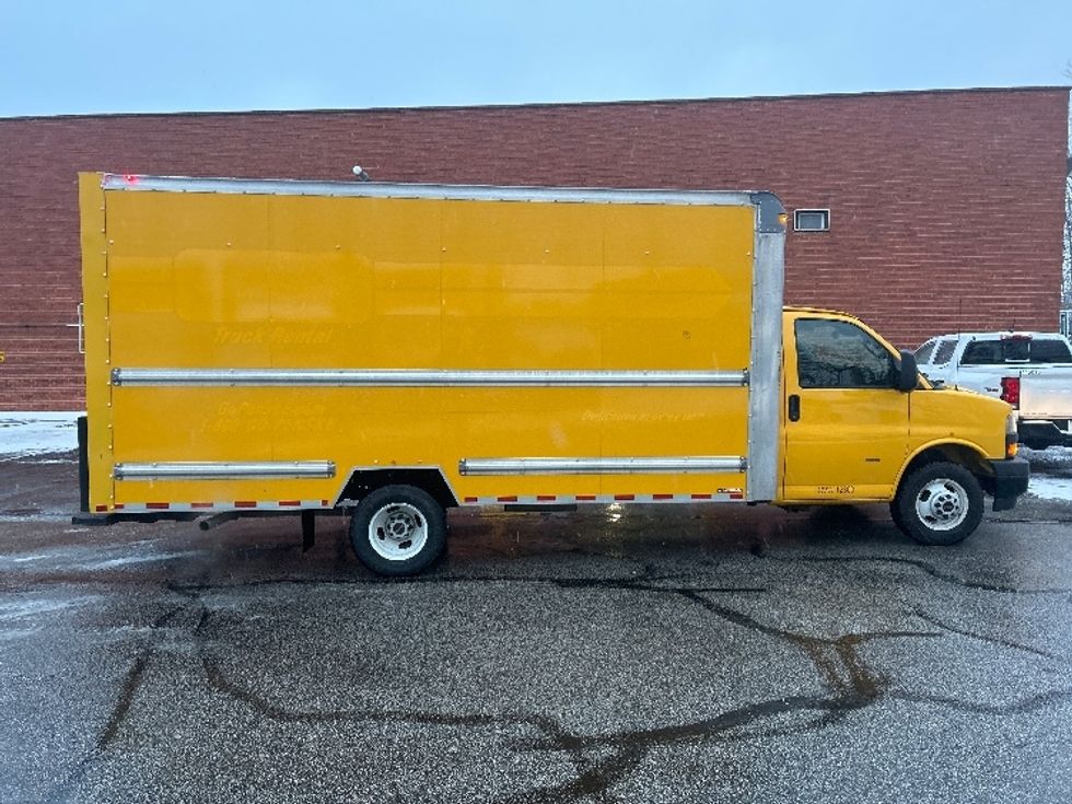 Light Duty Box Truck-Light and Medium Duty Trucks-GMC-2021-Savana G33903-Middlefield-OH-87,179\n\t\tmiles-$ 27,750 - Image 12