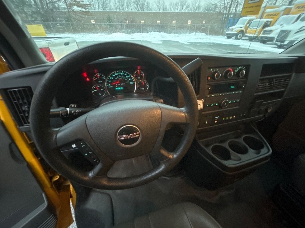 Light Duty Box Truck-Light and Medium Duty Trucks-GMC-2021-Savana G33903-Middlefield-OH-87,179\n\t\tmiles-$ 27,750 - Image 15