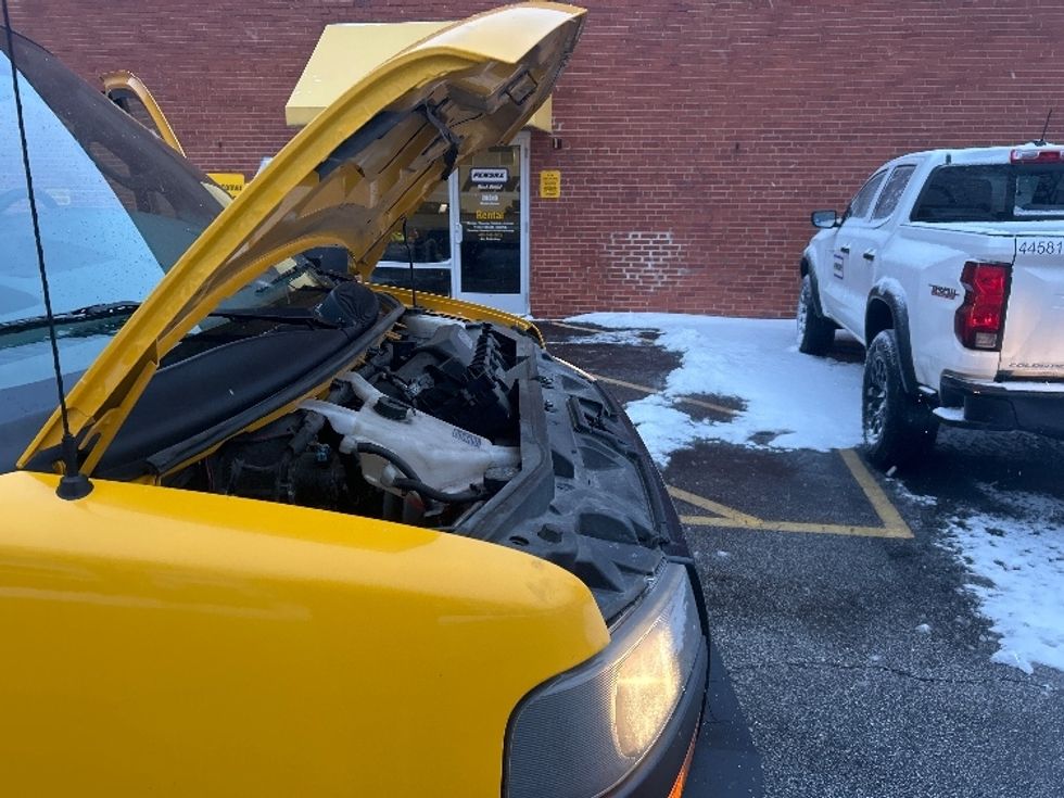 Light Duty Box Truck-Light and Medium Duty Trucks-GMC-2021-Savana G33903-Middlefield-OH-87,179\n\t\tmiles-$ 27,750 - Image 20