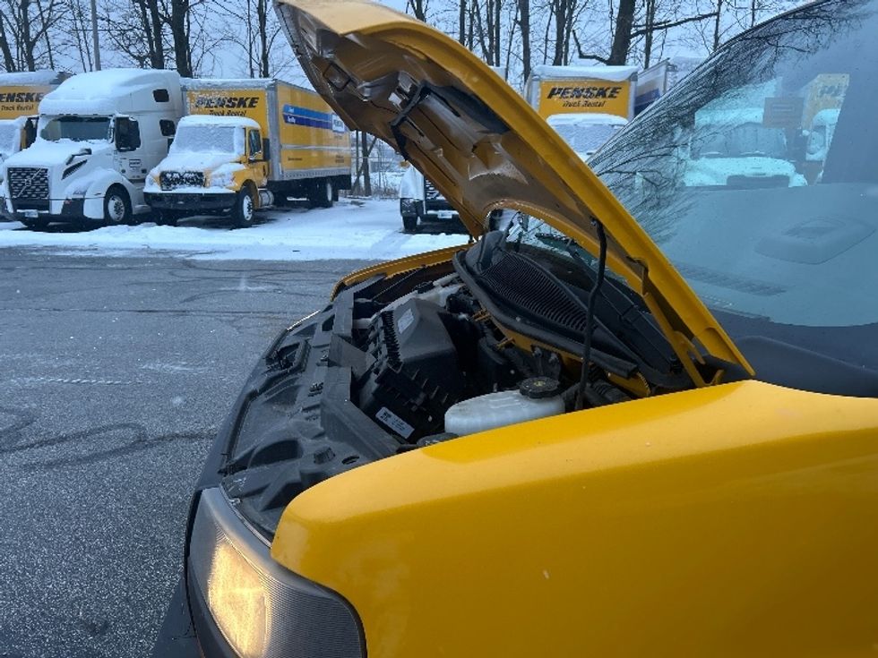 Light Duty Box Truck-Light and Medium Duty Trucks-GMC-2021-Savana G33903-Middlefield-OH-87,179\n\t\tmiles-$ 27,750 - Image 21