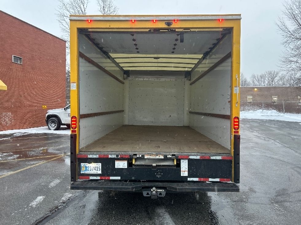 Light Duty Box Truck-Light and Medium Duty Trucks-GMC-2021-Savana G33903-Middlefield-OH-87,179\n\t\tmiles-$ 27,750 - Image 7