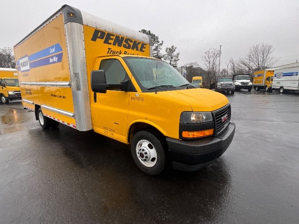 Light Duty Box Truck-Light and Medium Duty Trucks-GMC-2021-Savana G33903-Middlefield-OH-90,023\n\t\tmiles-$ 27,250 - Image 1
