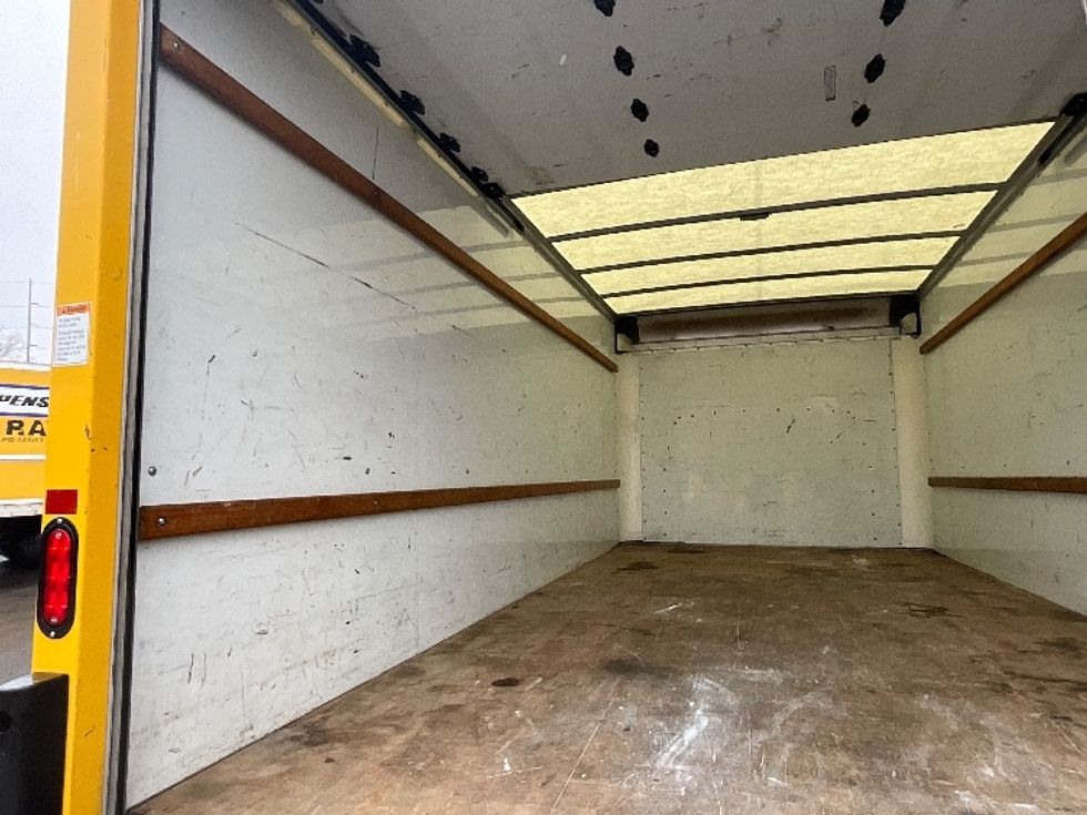 Light Duty Box Truck-Light and Medium Duty Trucks-GMC-2021-Savana G33903-Middlefield-OH-90,023\n\t\tmiles-$ 27,250 - Image 10