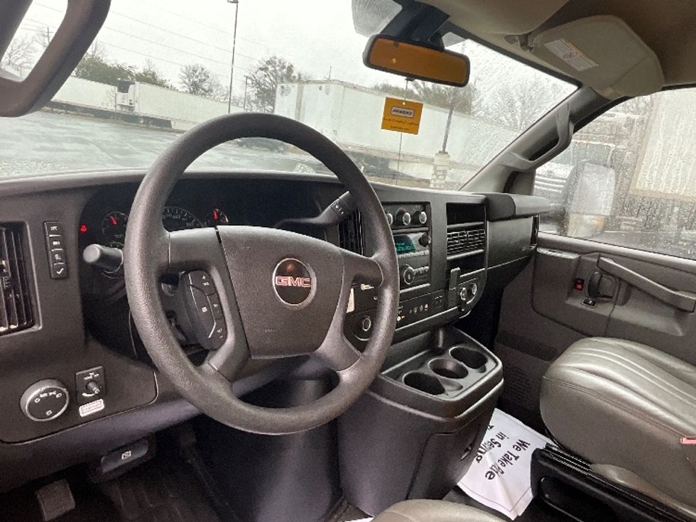 Light Duty Box Truck-Light and Medium Duty Trucks-GMC-2021-Savana G33903-Middlefield-OH-90,023\n\t\tmiles-$ 27,250 - Image 16