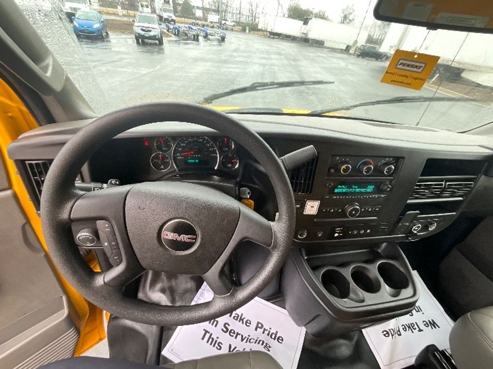 Light Duty Box Truck-Light and Medium Duty Trucks-GMC-2021-Savana G33903-Middlefield-OH-90,023\n\t\tmiles-$ 27,250 - Image 17