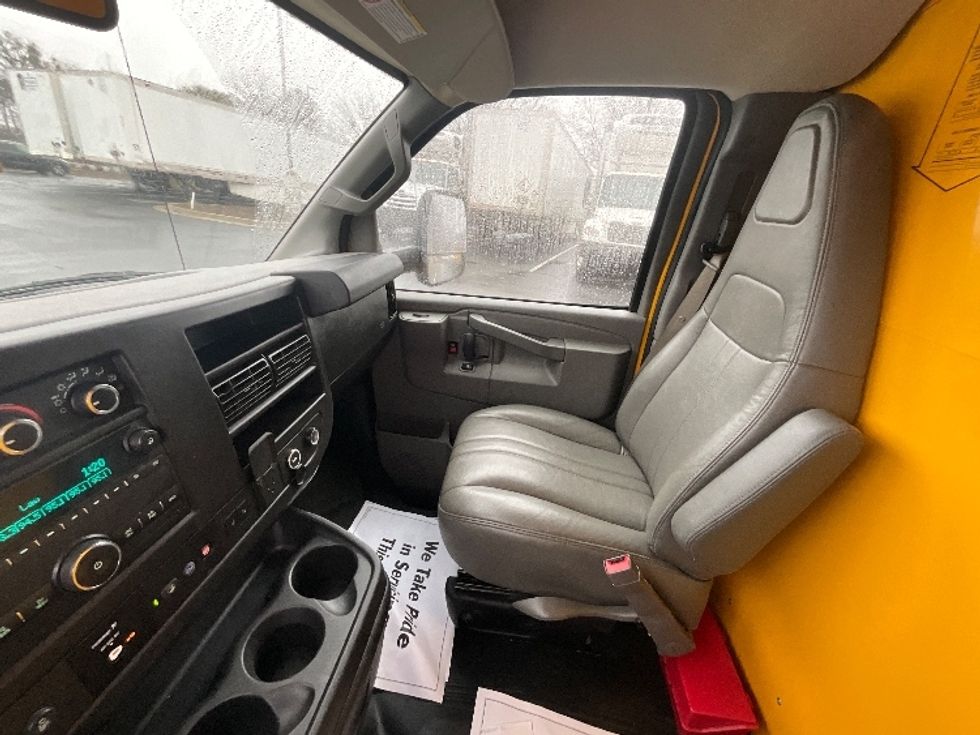 Light Duty Box Truck-Light and Medium Duty Trucks-GMC-2021-Savana G33903-Middlefield-OH-90,023\n\t\tmiles-$ 27,250 - Image 18