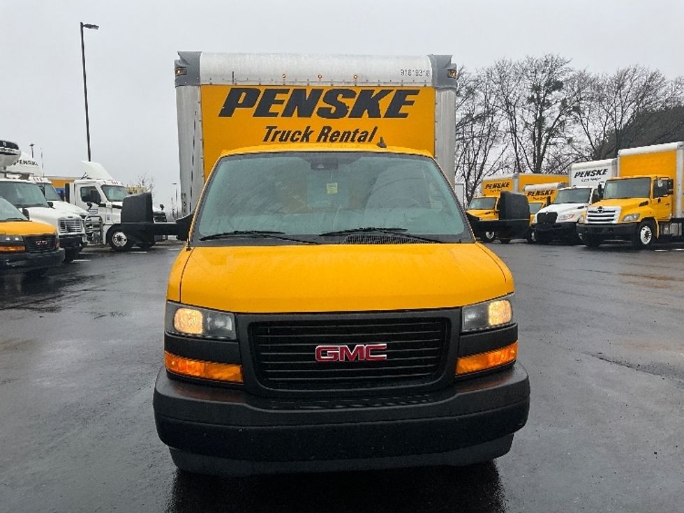 Light Duty Box Truck-Light and Medium Duty Trucks-GMC-2021-Savana G33903-Middlefield-OH-90,023\n\t\tmiles-$ 27,250 - Image 2